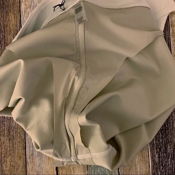 Revolve Love Wave Luka Active Wear Pant Legging in White, Large - Picture 6 of 9